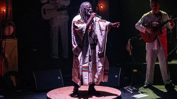 Tiken Jah Fakoly : nouvel extrait de son album Live Salle Pleyel